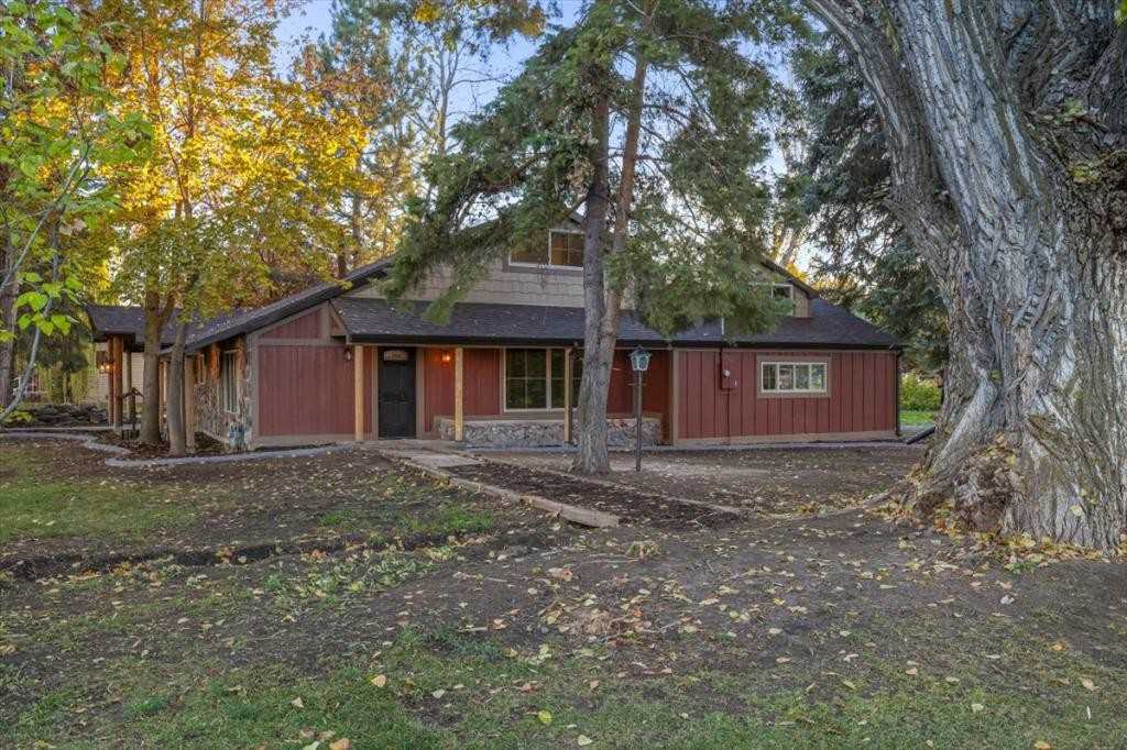 210 S 100 E - Photo 2 of 28