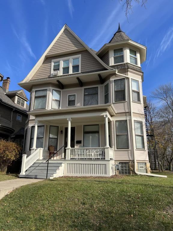 2704 N Hackett Ave - Photo 2 of 8