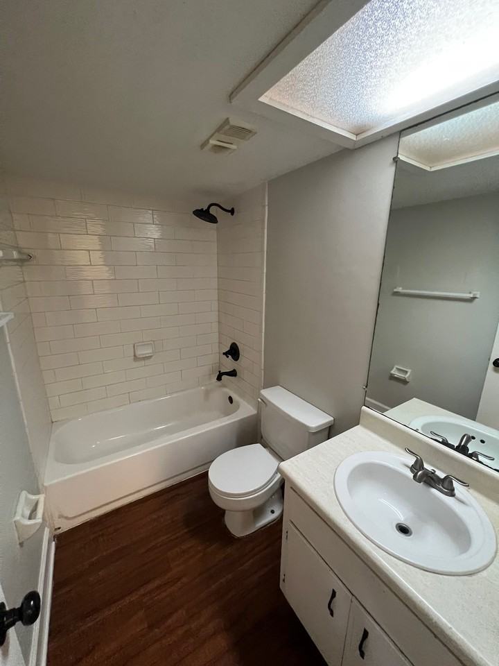 1206 Stone Green Ct #1206 - Photo 2 of 14