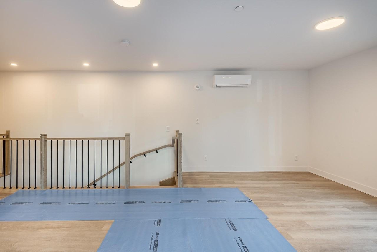 5235 Rue Ferrier ##102 - Photo 4 of 22