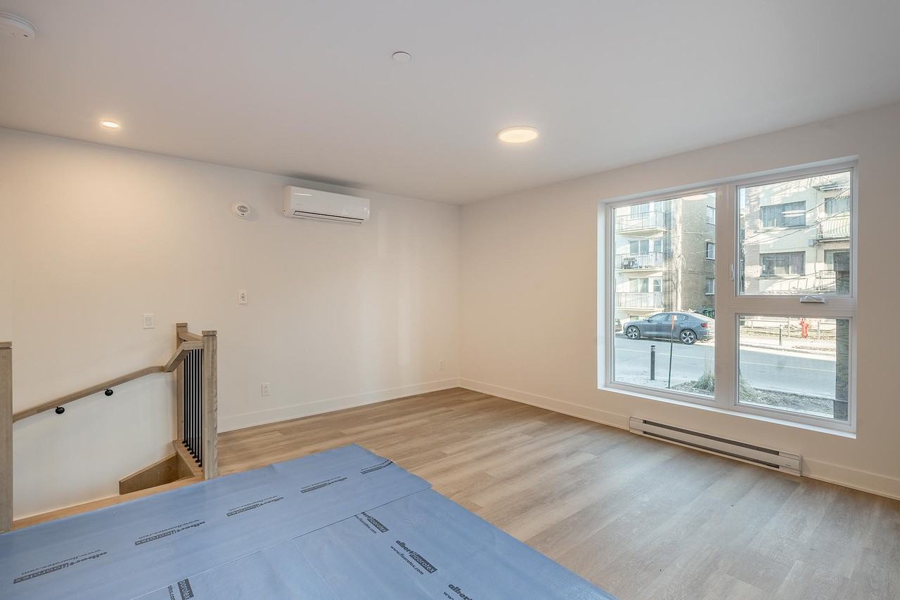 5235 Rue Ferrier ##102 - Photo 5 of 22