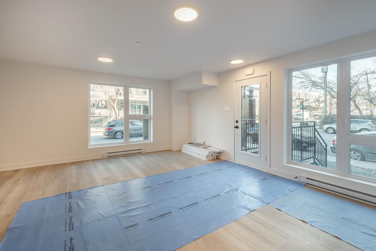 5235 Rue Ferrier ##102 - Photo 7 of 22