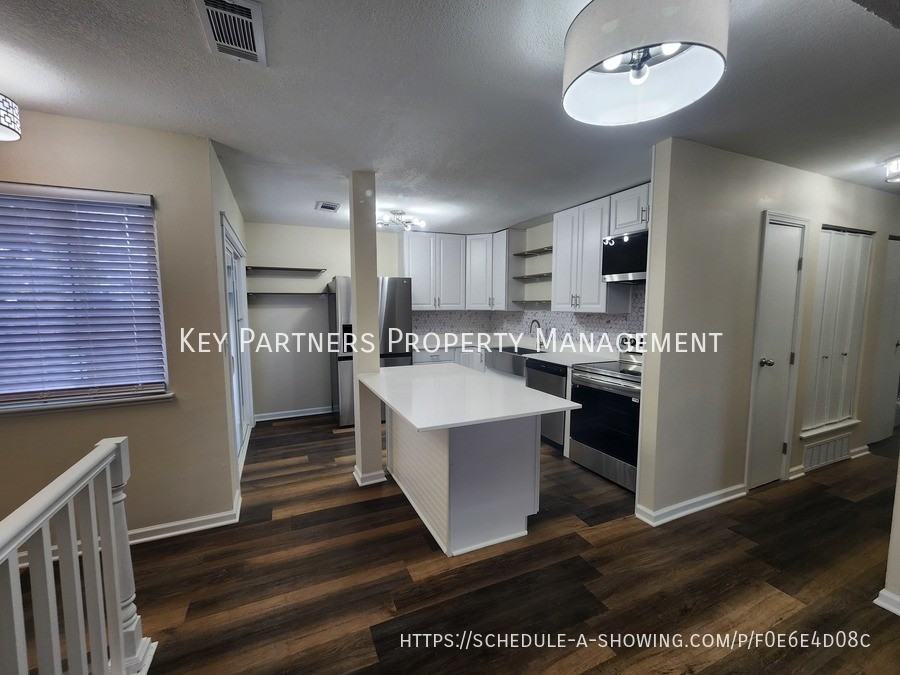 14107 W 88th St - Photo 2 of 20