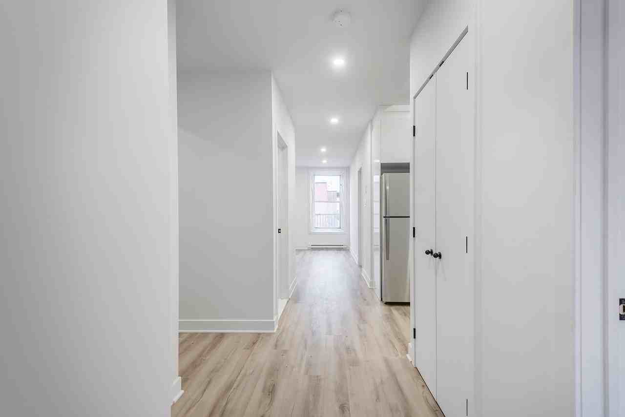 4444 Rue Adam - Photo 2 of 19