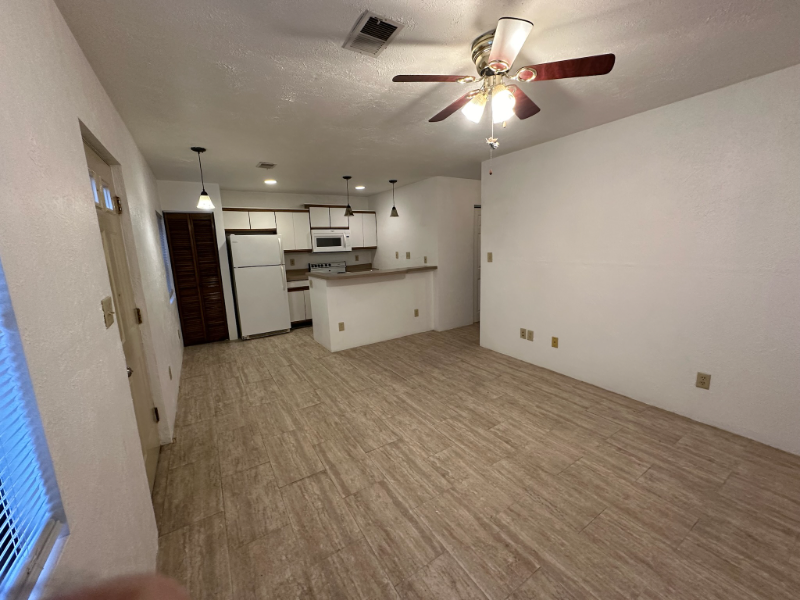 220 W Post St - Photo 2 of 8