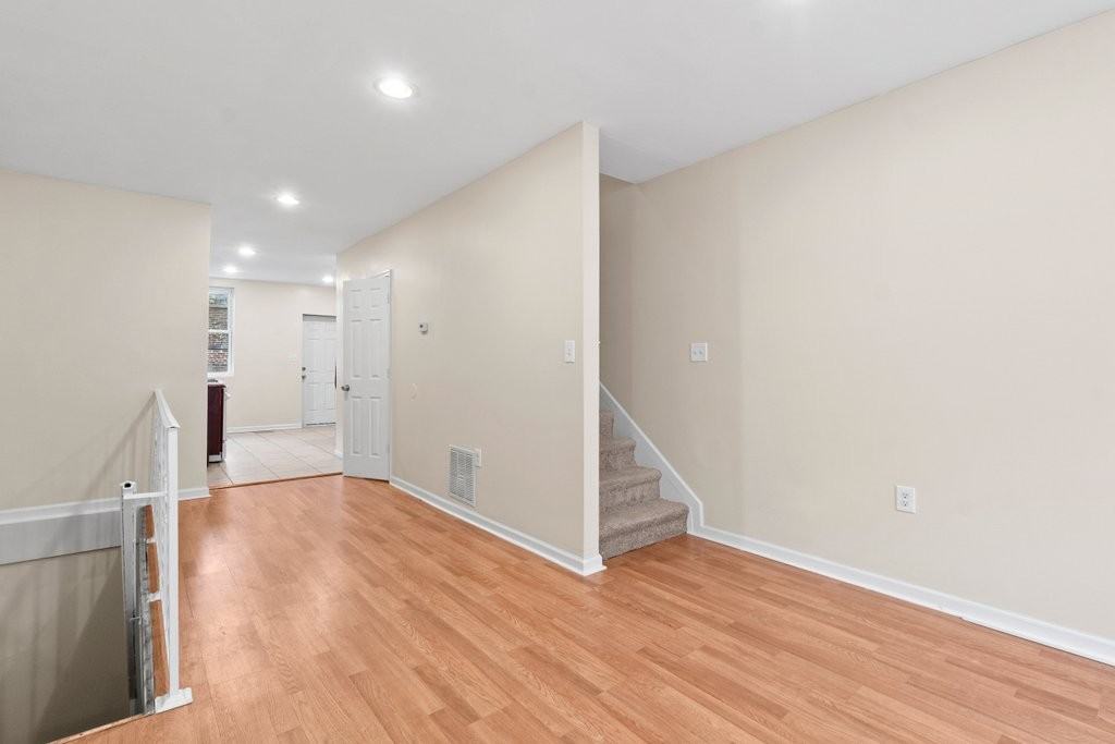 428 E Lorraine Ave #1 - Photo 5 of 21