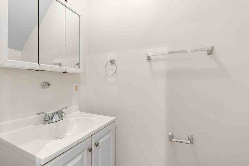 428 E Lorraine Ave #1 - Photo 7 of 21