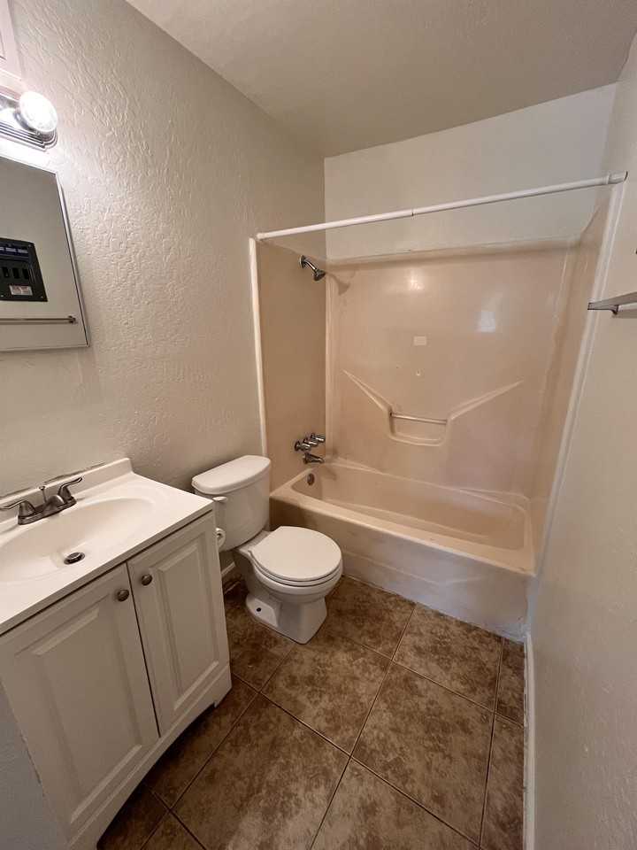 219 S 2nd St #219 - Photo 6 of 7