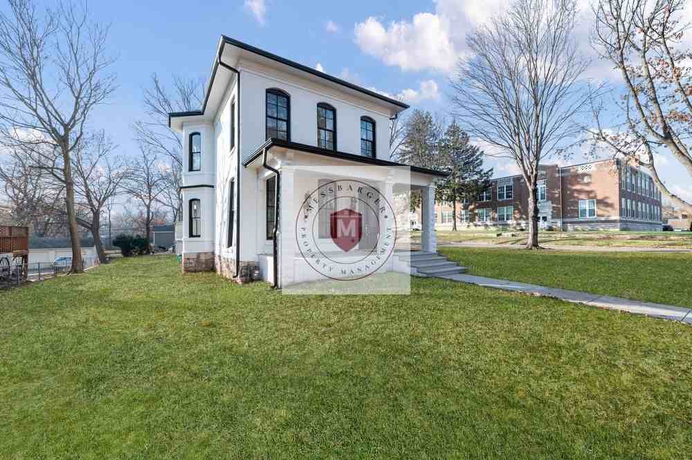 519 Marshall St - Photo 3 of 33