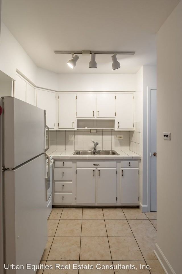 Elmcrest Apartments - Photo 2 of 10