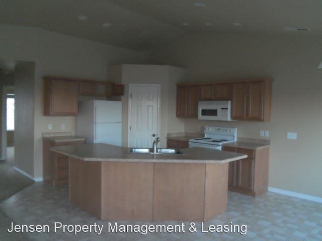 633 N 175 E - Photo 3 of 5