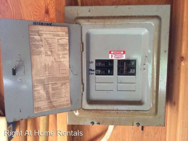 3246 Walnut St - Photo 3 of 9