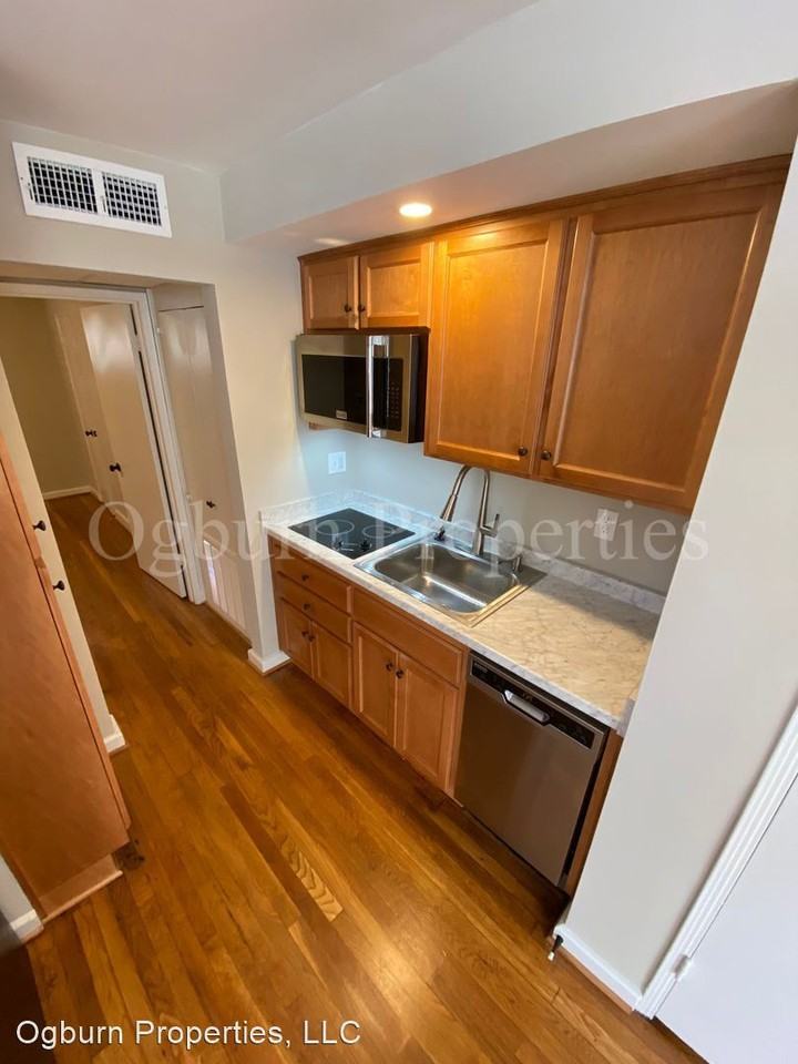 QUEEN AND LOCKLAND APTS - Photo 3 of 5