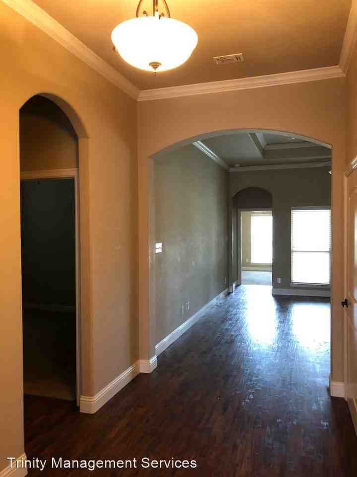 109 Anderson Ct - Photo 3 of 21