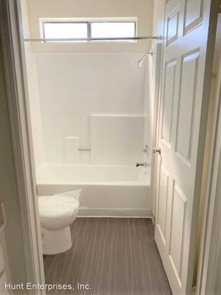 PEACH TREE I 1150 WILMINGTON  BLVD. - Photo 3 of 8