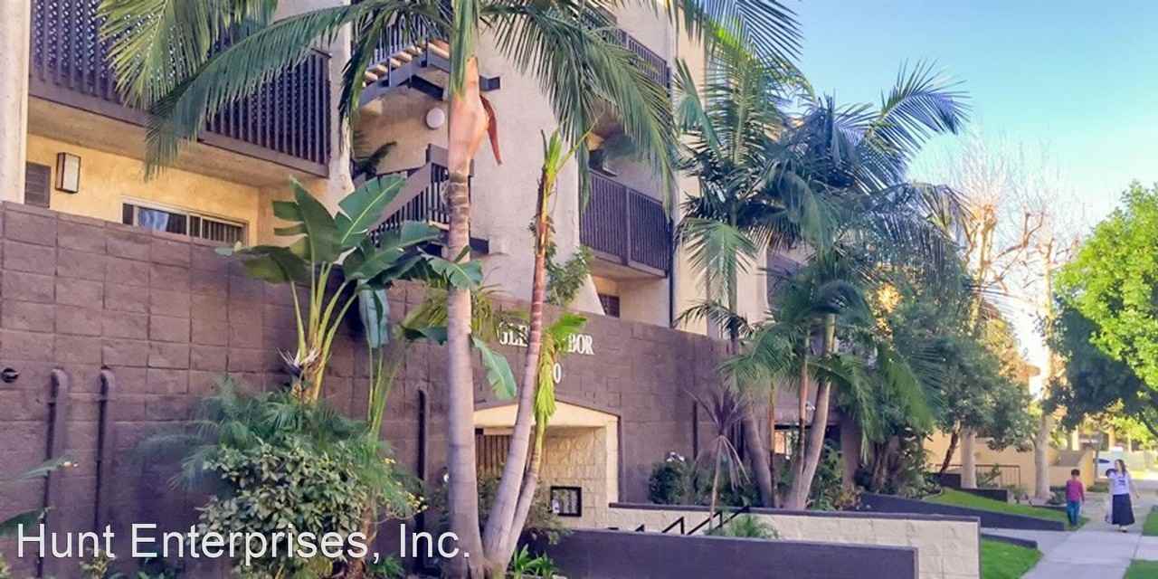 GLEN ARBOR 340 BURCHETT STREET - Photo 3 of 6