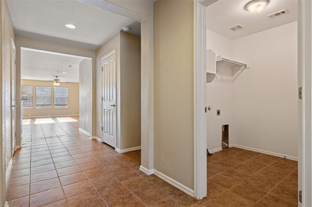 205 Lark St - Photo 2 of 8