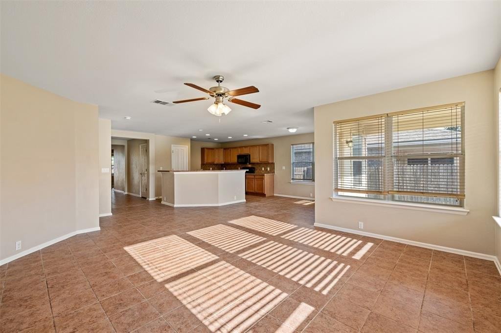 205 Lark St - Photo 3 of 8