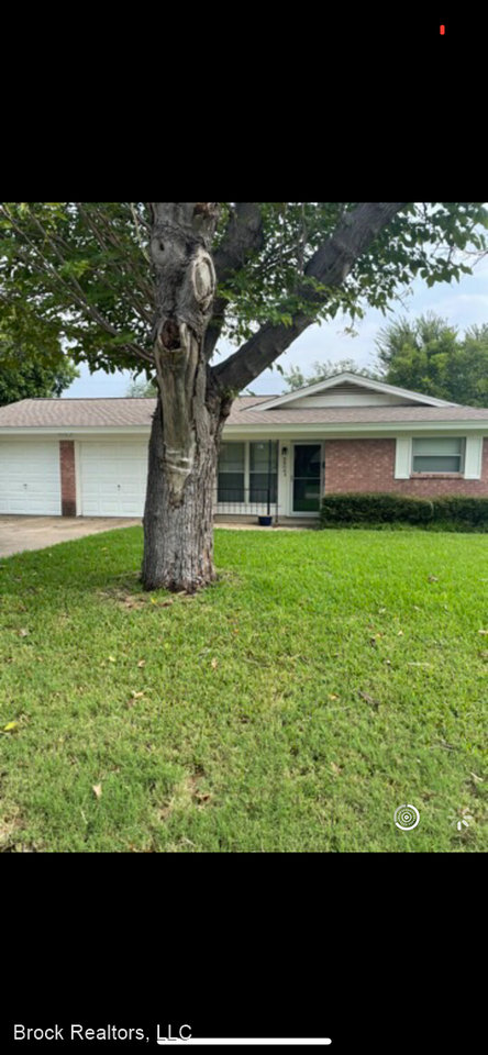 8804 Myra St - Photo 3 of 14