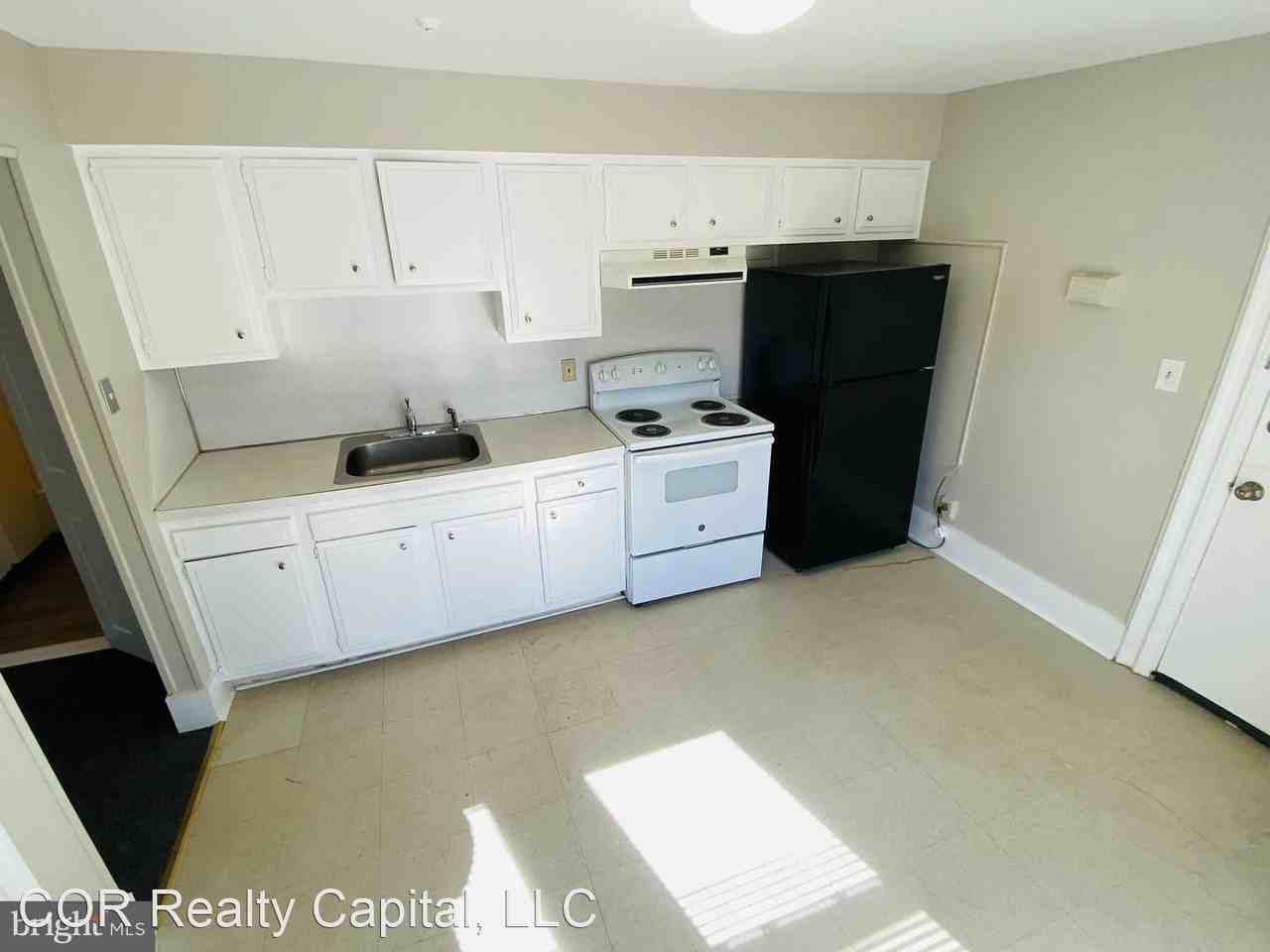 307 N East Ave - Photo 3 of 14