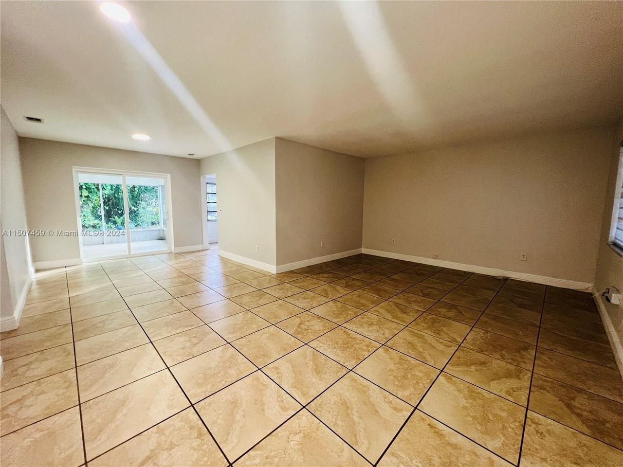 10020 Sw 165th Ter #10020 - Photo 2 of 8