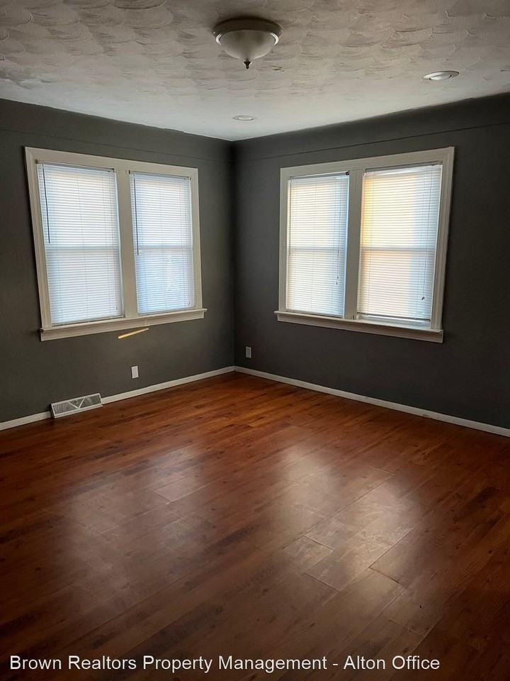 1 1 Hickerson - Photo 2 of 7