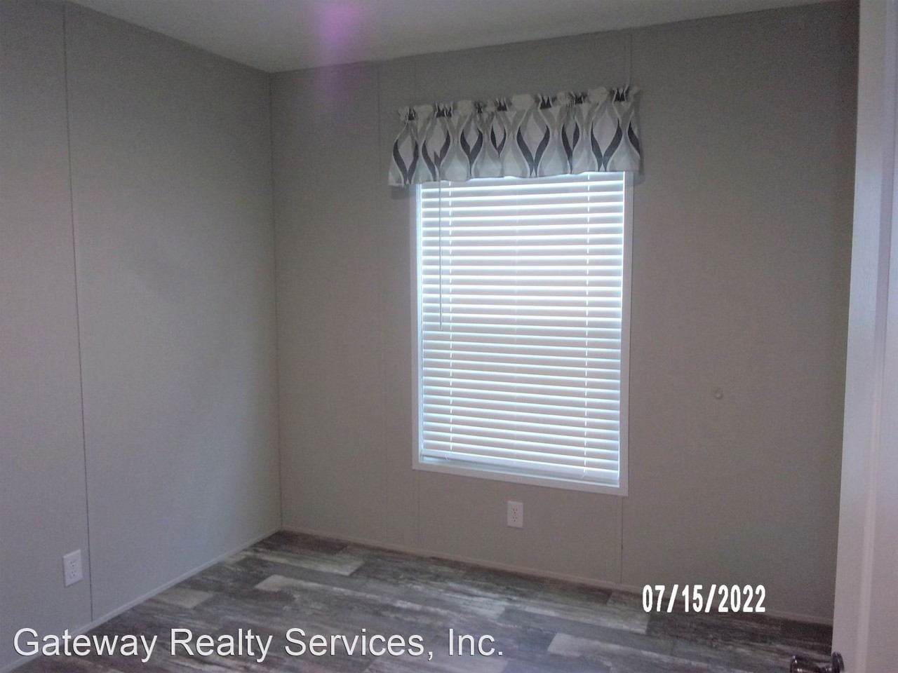 104 Garlington Cir - Photo 2 of 16