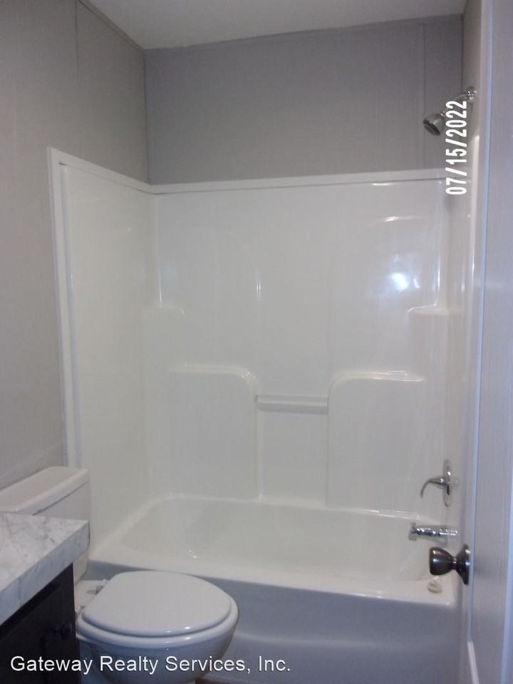 104 Garlington Cir - Photo 3 of 16