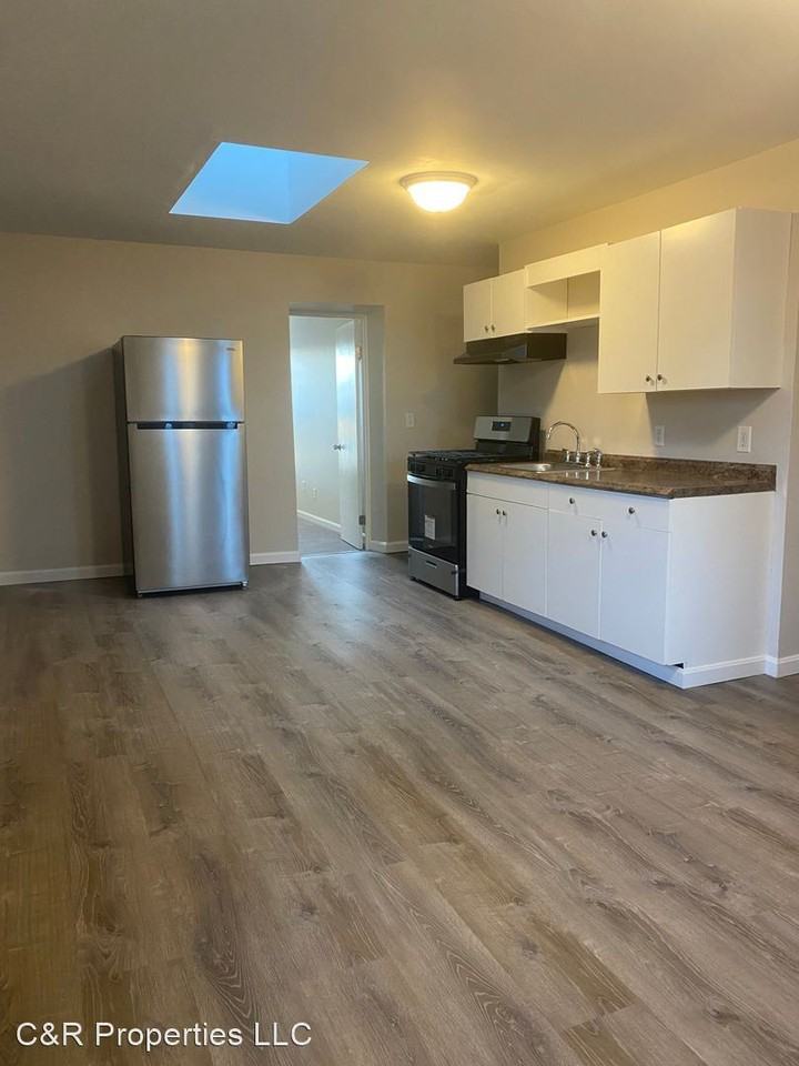 683-677-669-663-655 -631- 543 - 569 - 545 Middle Street - Photo 3 of 25