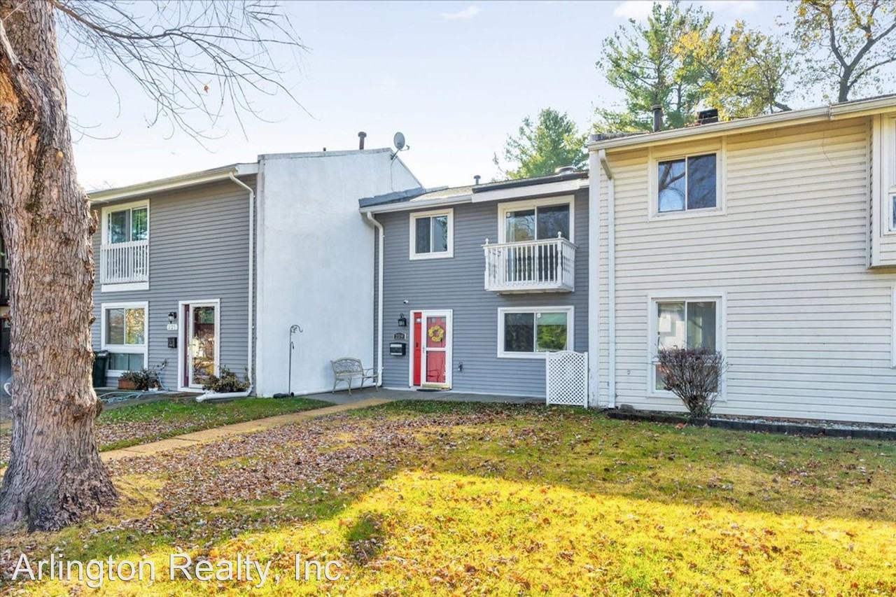 219 Willow Ter - Photo 2 of 26