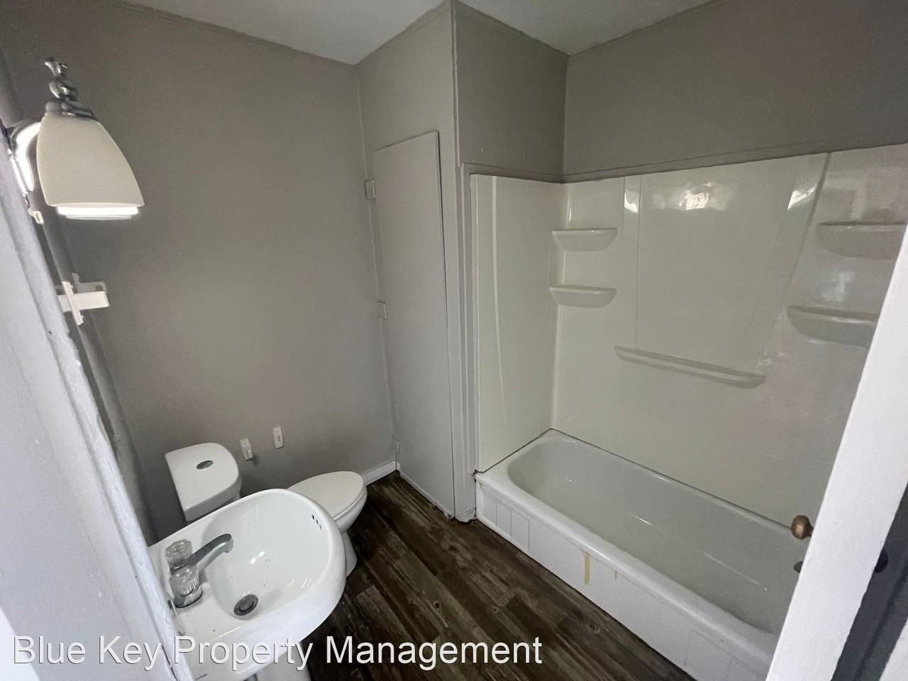 2045 N Maplewood Ave - Photo 2 of 5