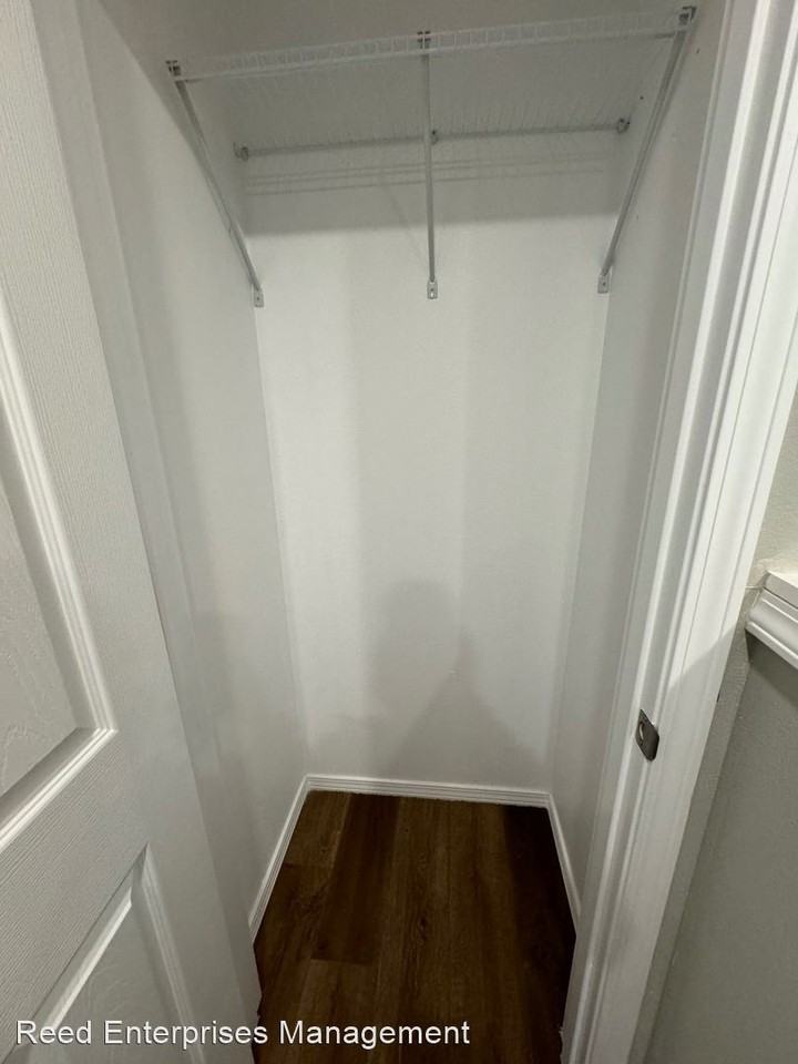 1097 & 1099 S Elder  Ave - Photo 2 of 29