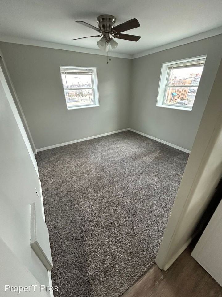 309 West Locust Street - Photo 3 of 7