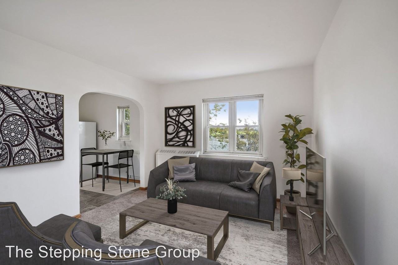 483 West Lynnhurst Ave - Photo 2 of 3