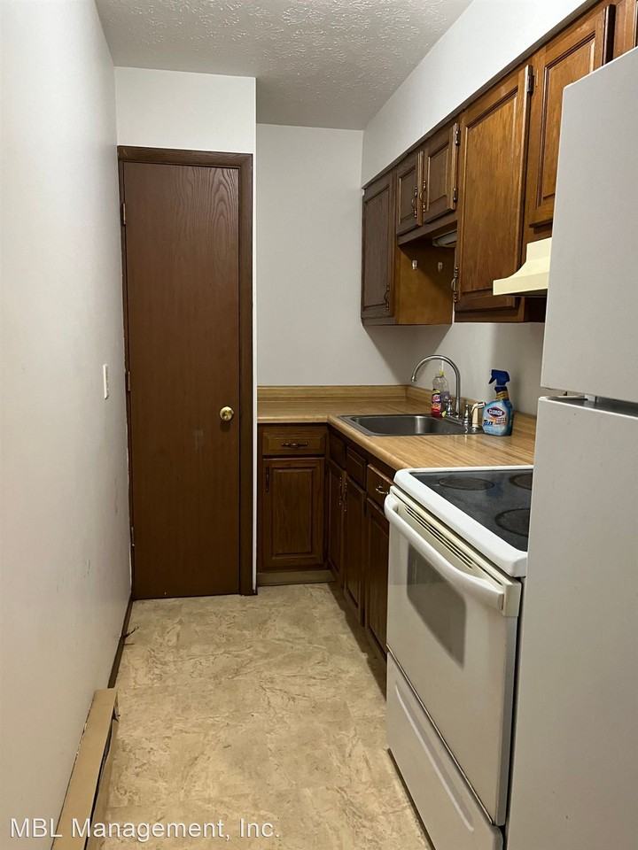 825 Bank Street - Photo 2 of 4