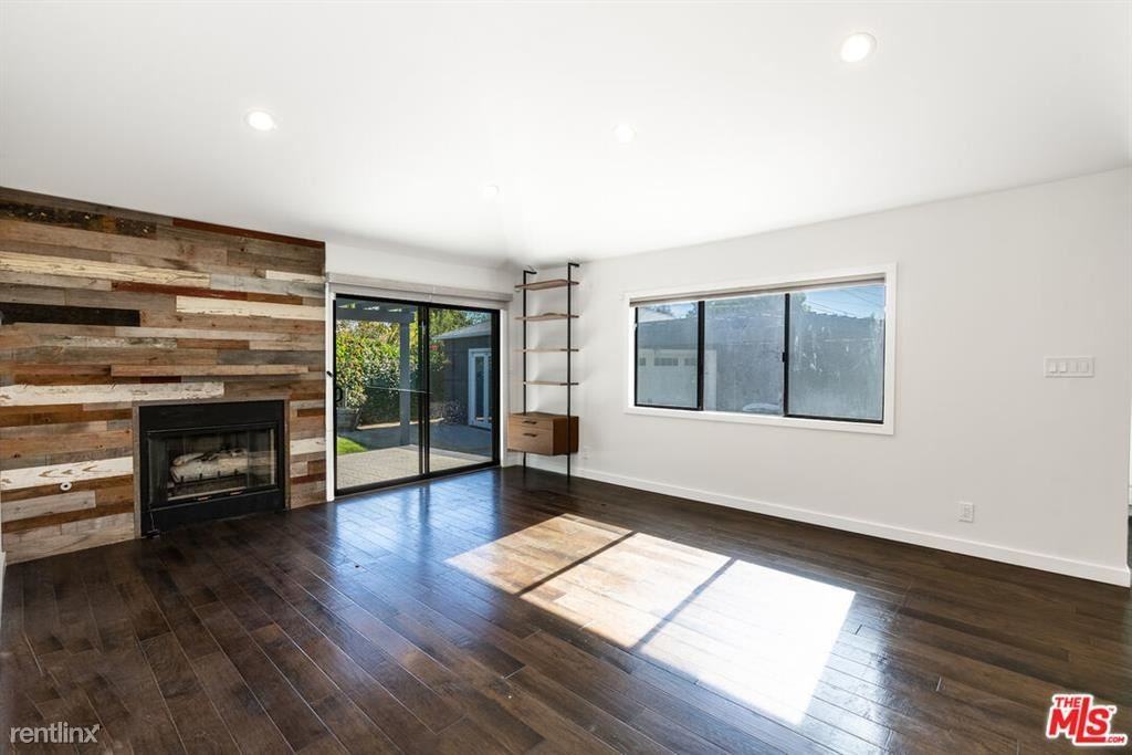 11224 Woolford St - Photo 2 of 13