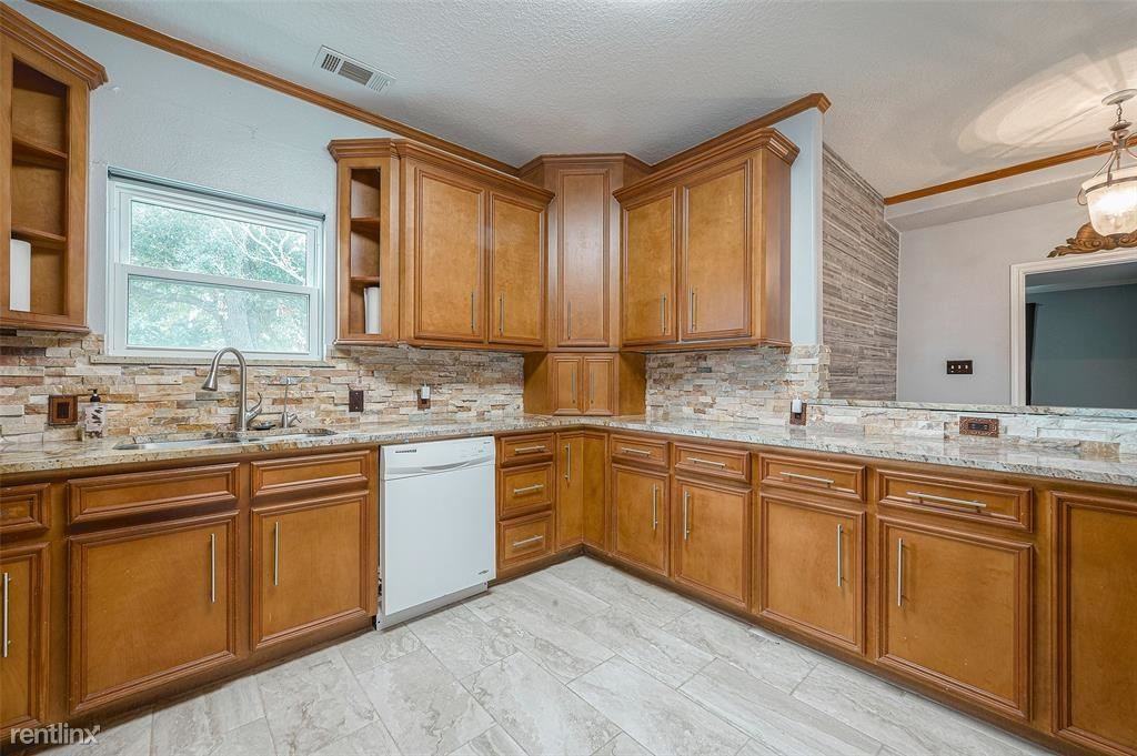 32910 Morrison Rd - Photo 3 of 9