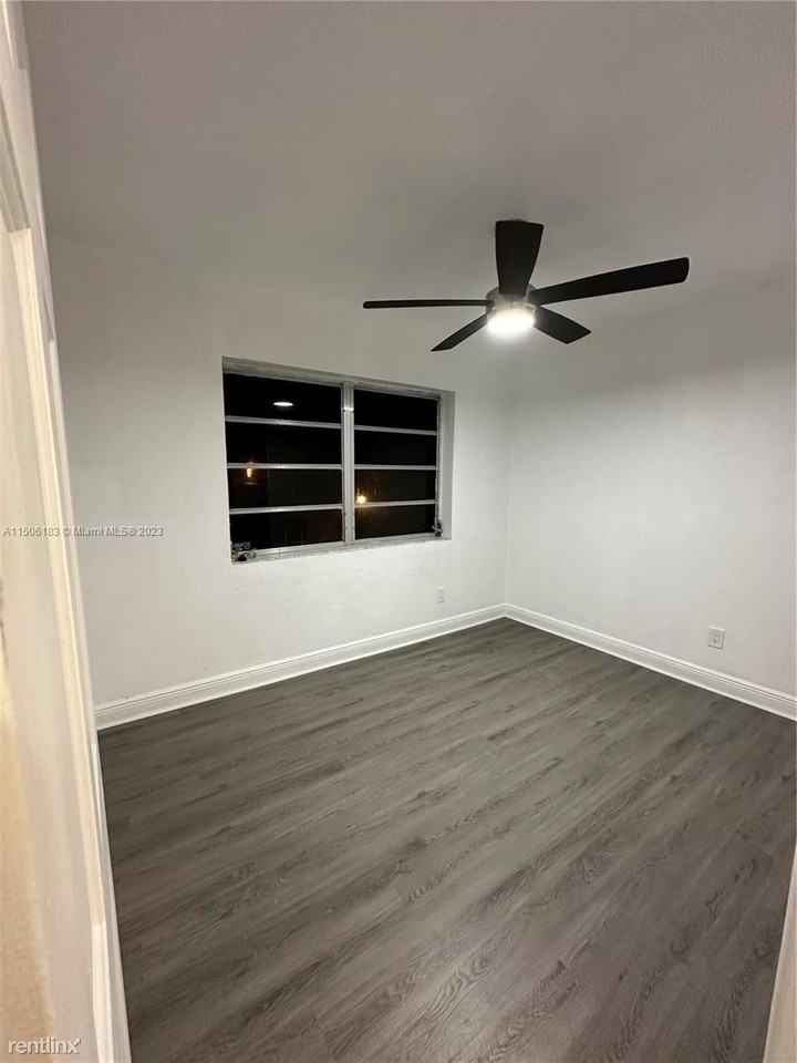 8261 Sw 34th Ter - Photo 2 of 8