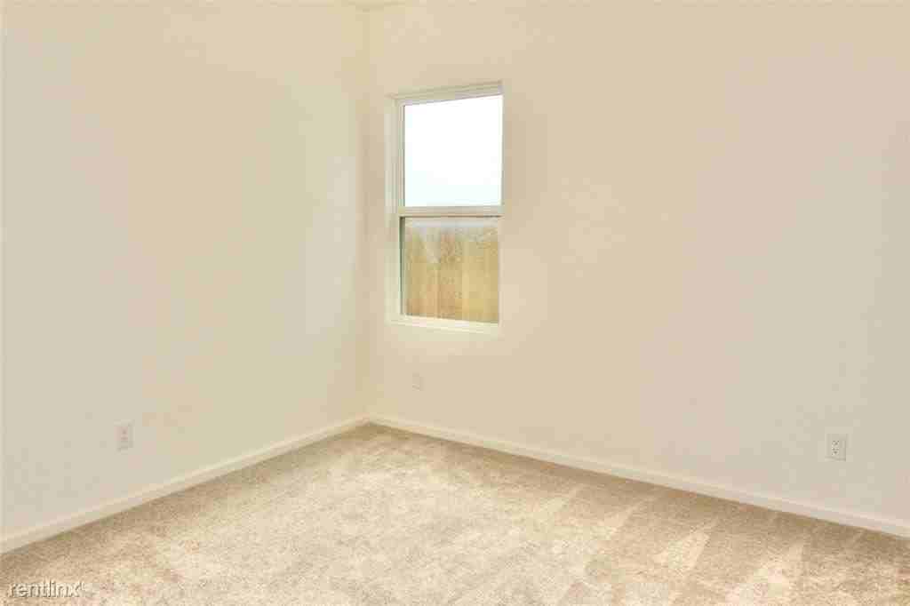 3985 Fringe Tree Ln - Photo 3 of 11