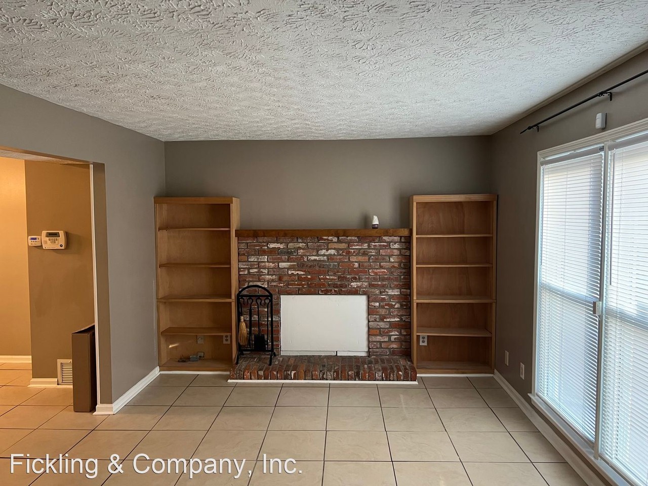 140 Springdale Ct - Photo 3 of 23
