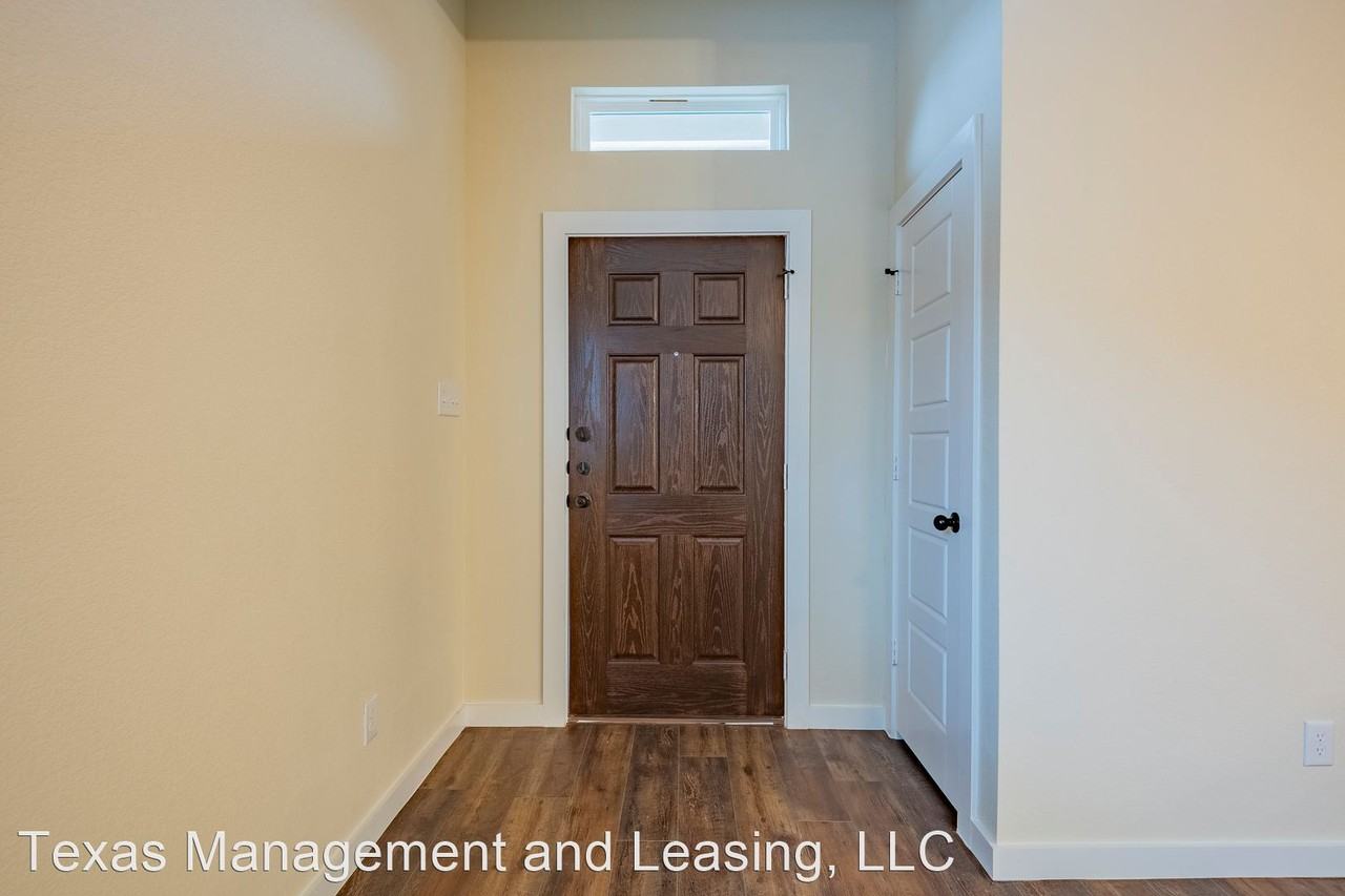 656 Wheatfield Dr - Photo 3 of 28