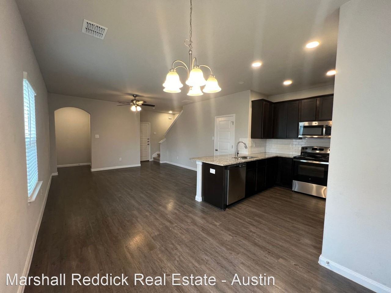 Luxury 3/2 Duplex in Seguin, Texas - Photo 3 of 19