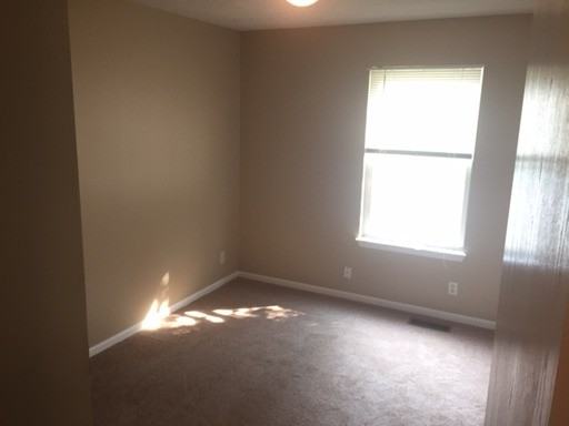 10631 N Locust Ct - Photo 3 of 8