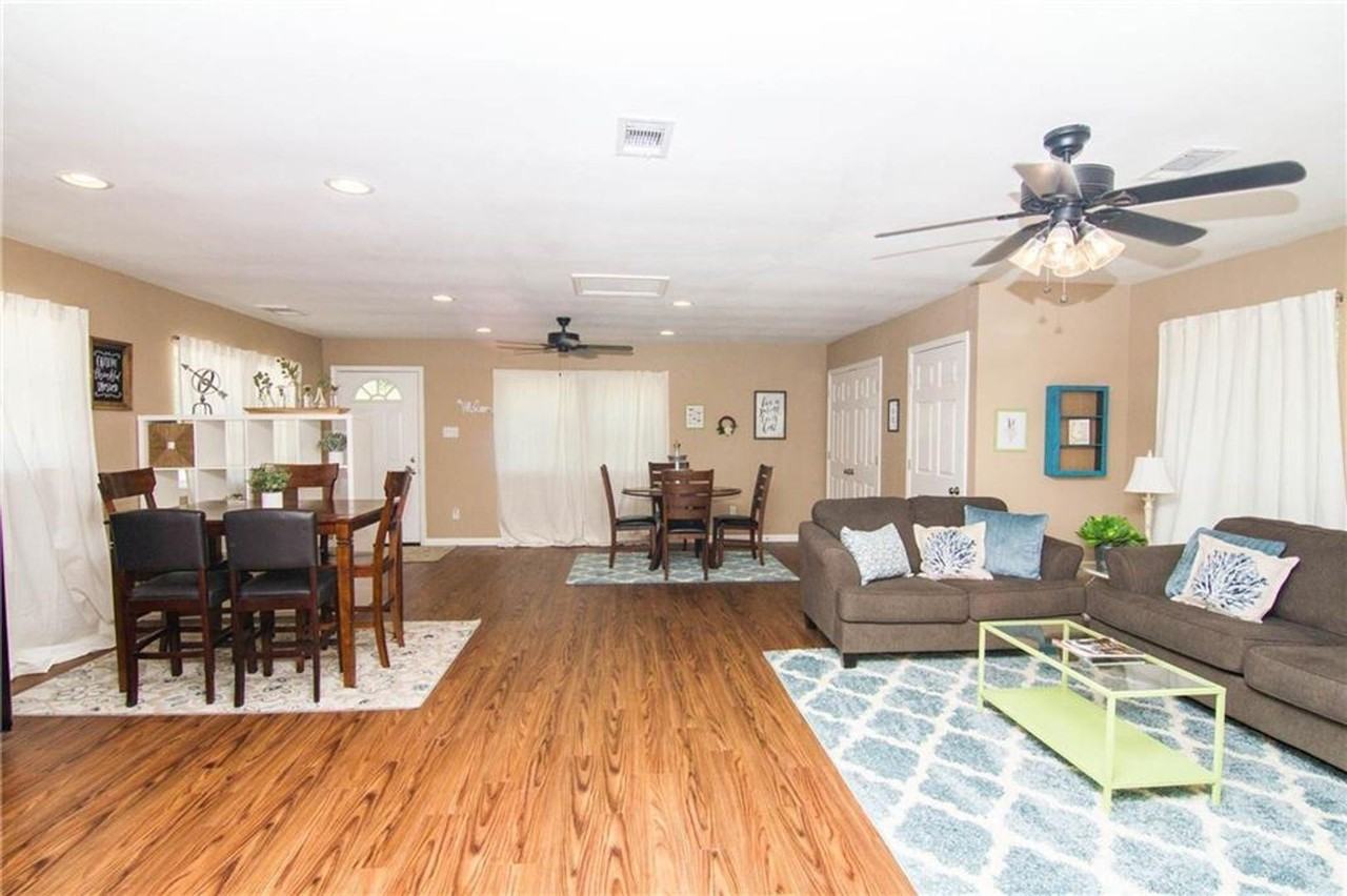 18411 Georgetown Dr - Photo 3 of 12