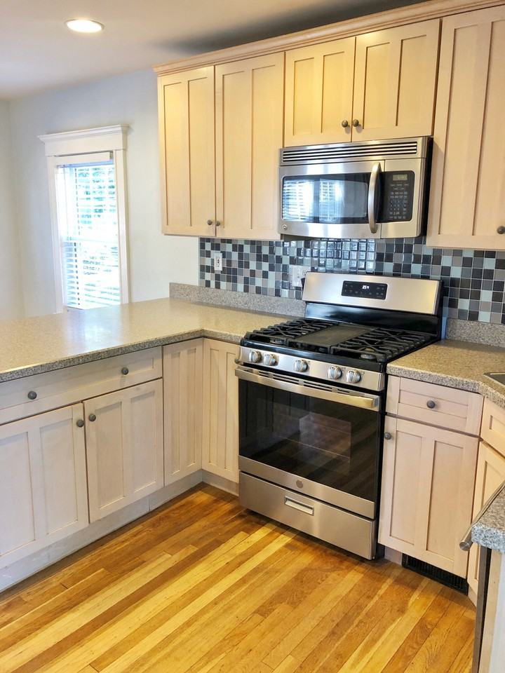 21 Edgemont Rd - Photo 3 of 33