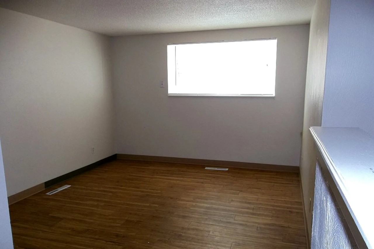 113 W Myrtle St - Photo 2 of 8