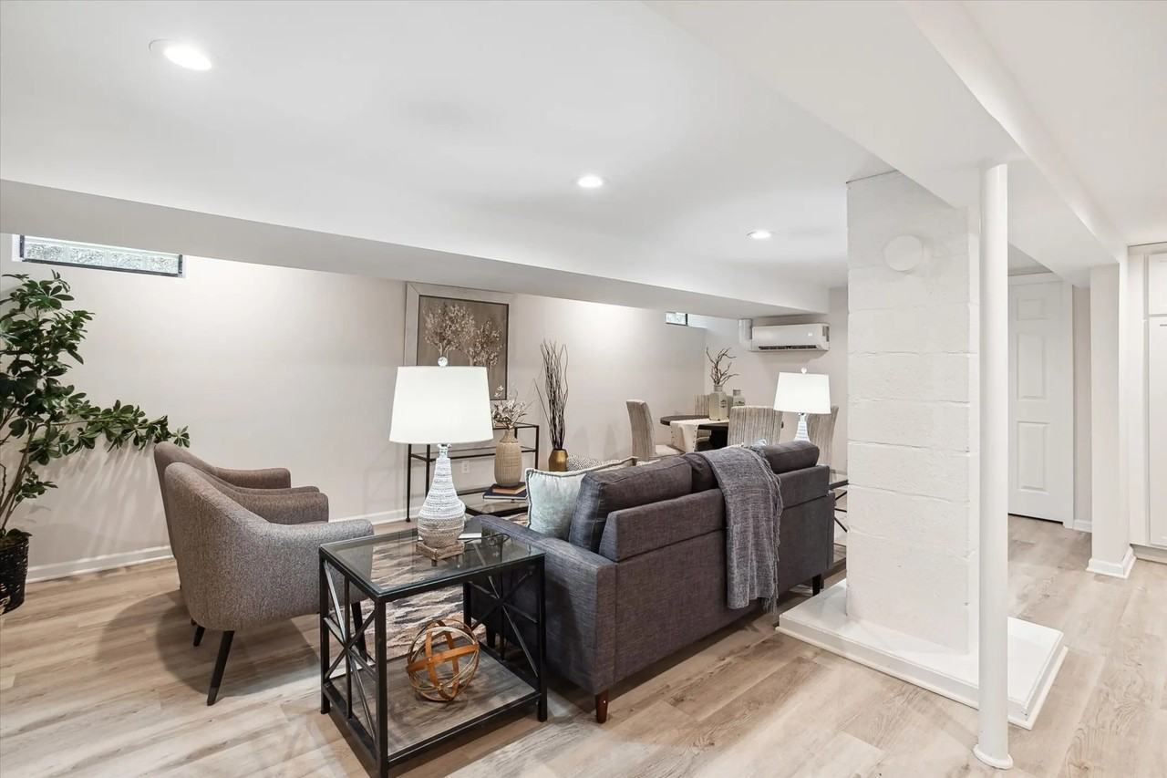 7909 Bendix Rd - Photo 3 of 21