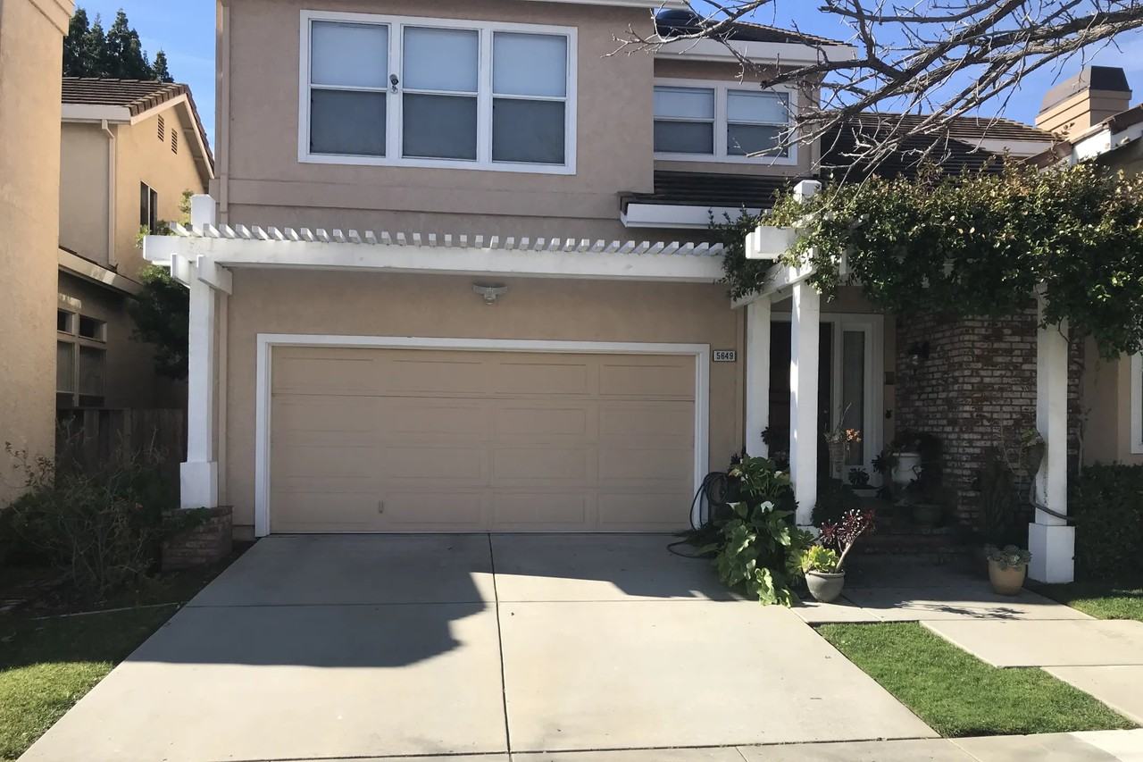 5649 Bergamo Ct - Photo 3 of 27