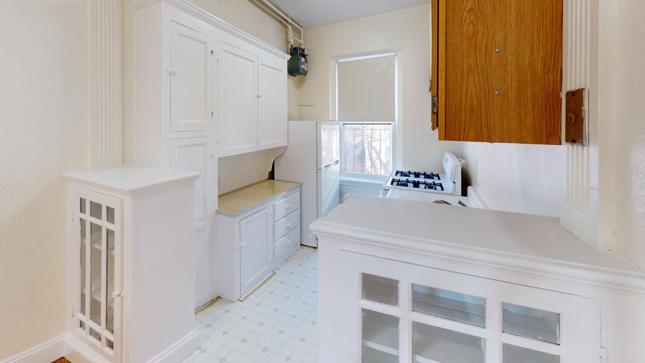 85 Strathmore Rd #43 - Photo 6 of 10