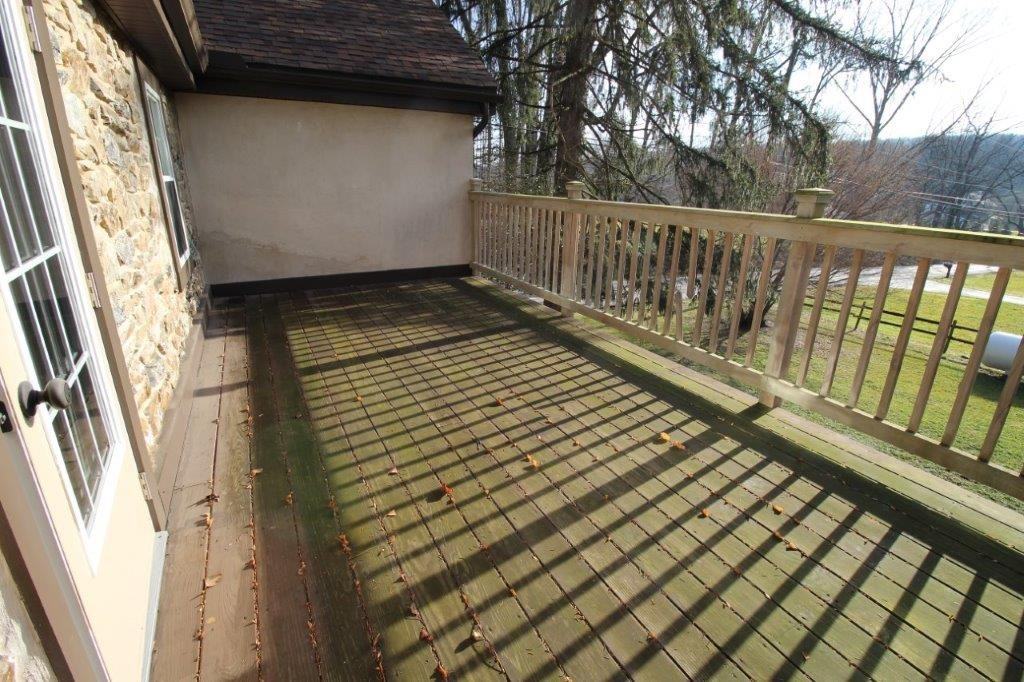 169 Rock Rd - Photo 3 of 20